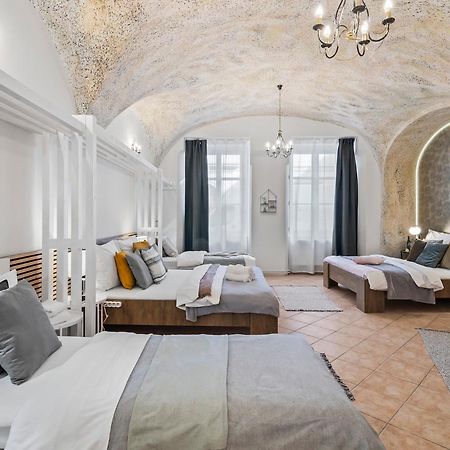 Charles Bridge Historical Apts By Michal&Friends Praga Exterior foto